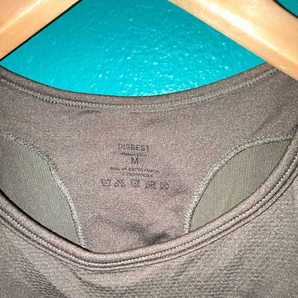 Disbest yoga tank with build in bra. Size medium - Picture 2 of 5